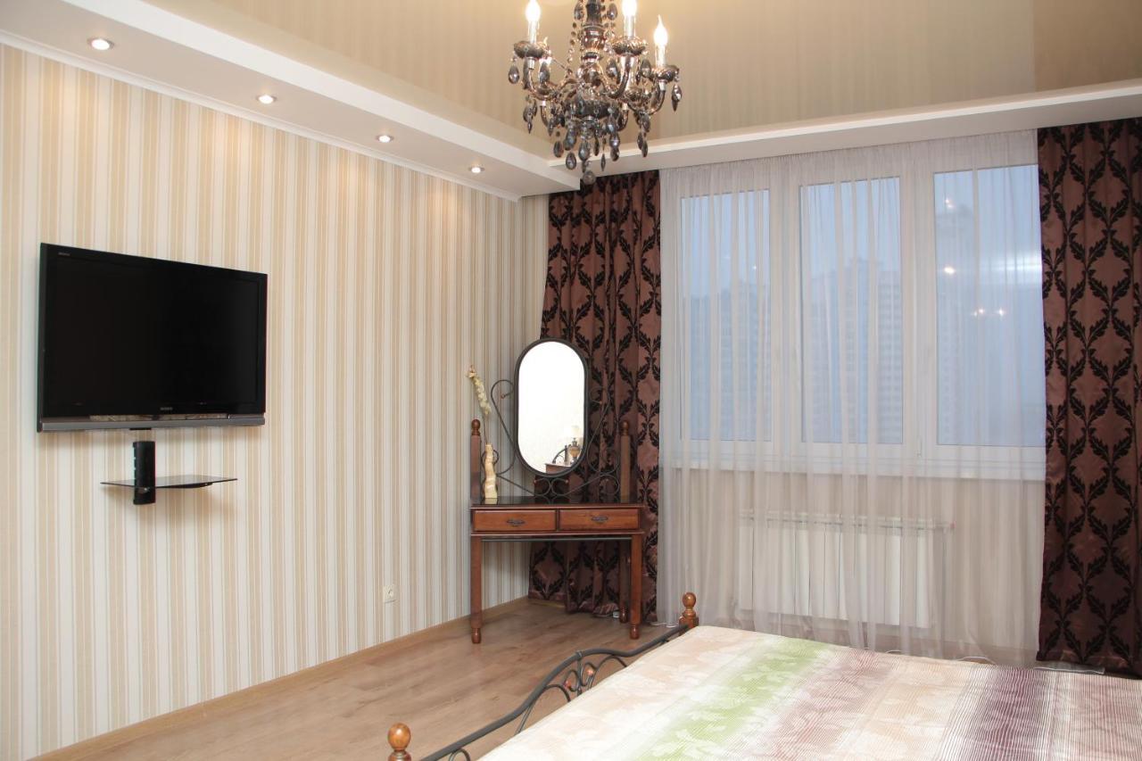 Panoramic View Lux Apartment On Metro Osokorky Kiev Eksteriør bilde